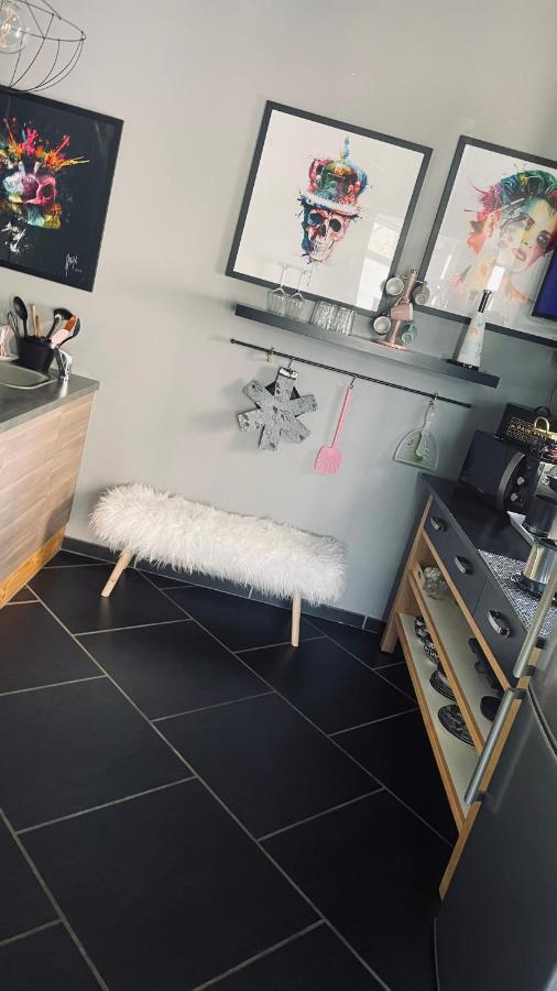Loft D Isa Avec Wifi Netflix Gesves Exterior photo
