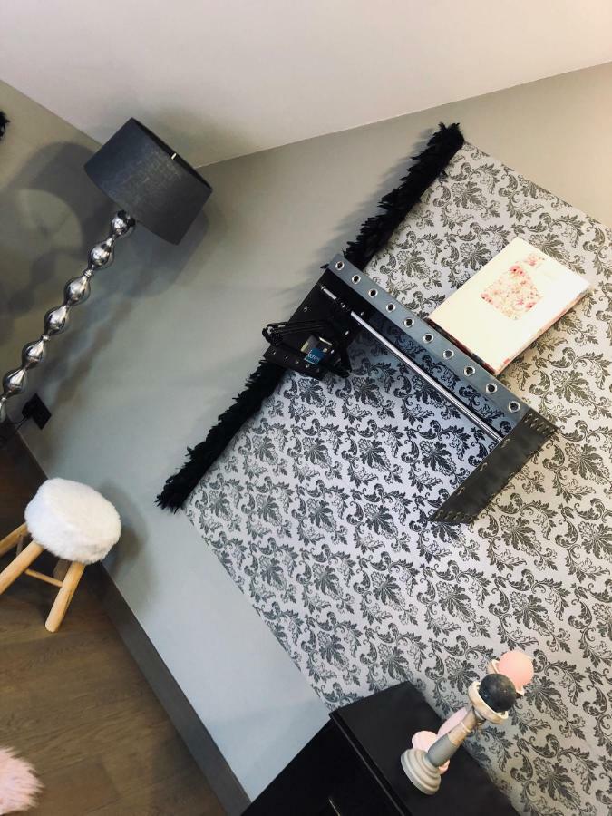 Loft D Isa Avec Wifi Netflix Gesves Exterior photo
