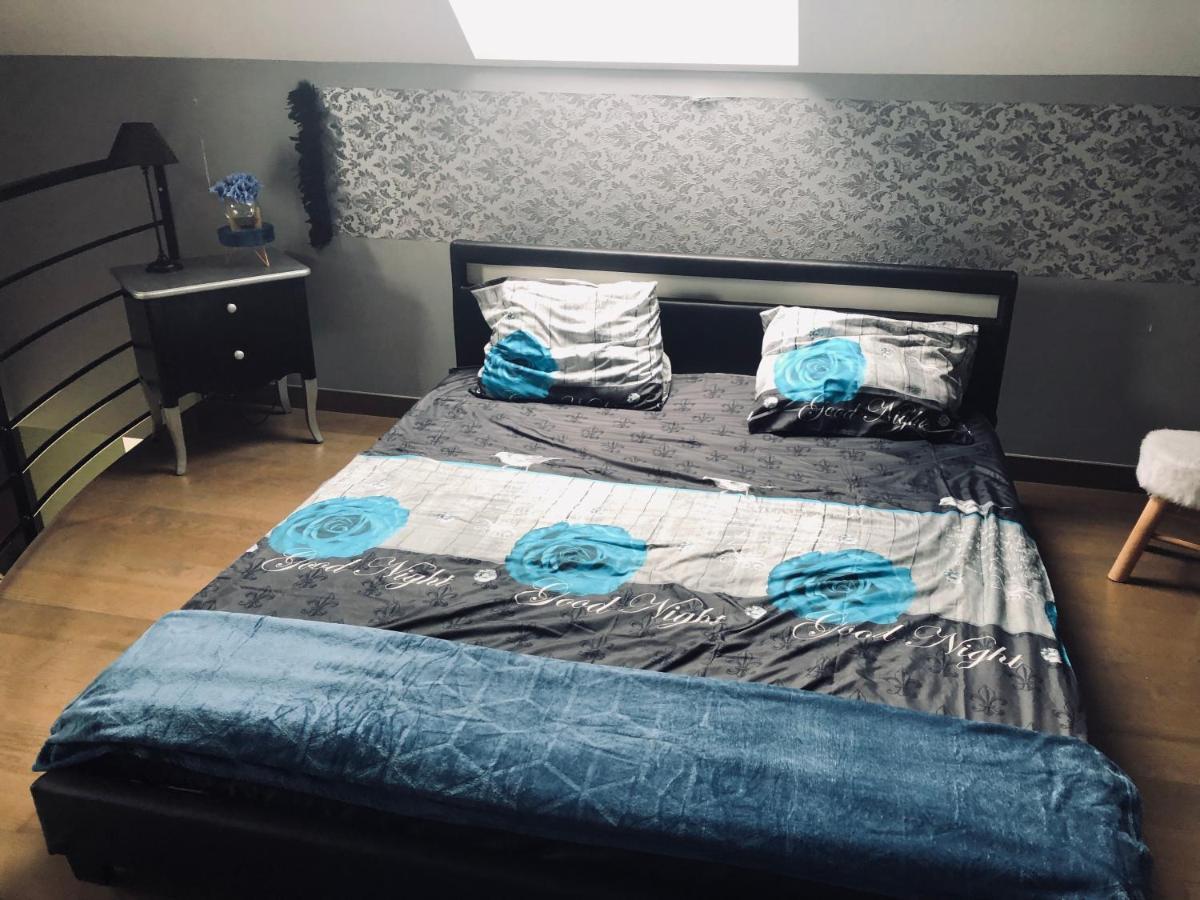 Loft D Isa Avec Wifi Netflix Gesves Exterior photo